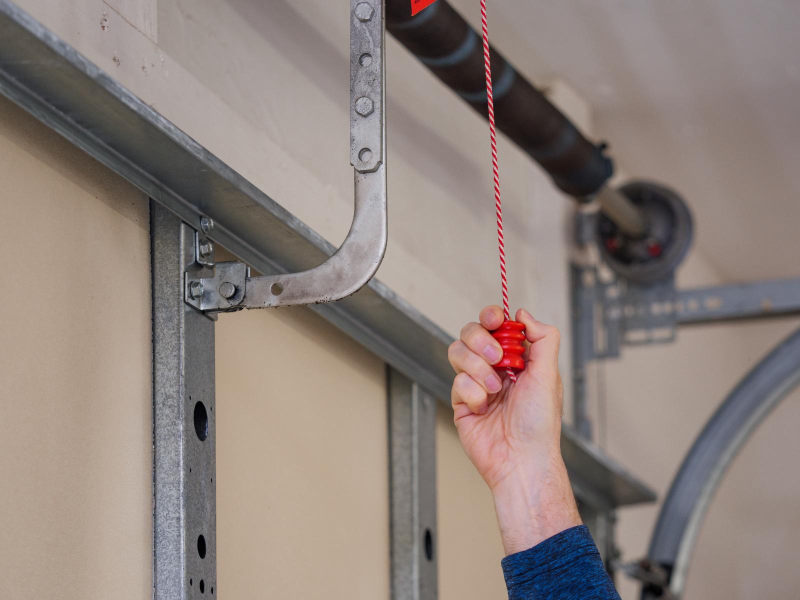 Quick and Easy Garage Door Repair Tips